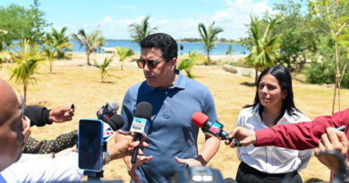 Ministro David Collado supervisa intervención en playa El Faro de San Pedro de Macorís